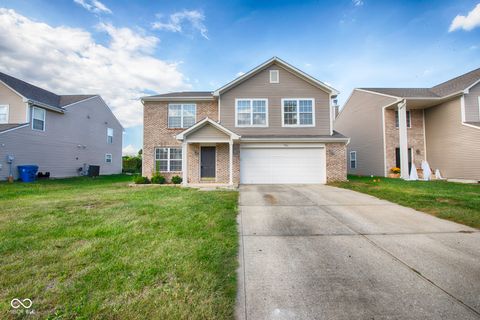 Photo of 7866 Sergi Canyon Drive, Indianapolis, IN 46217 (MLS # 22066450)