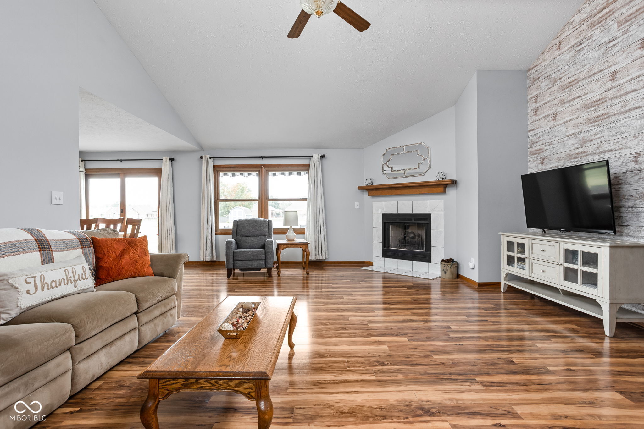 9159 E County Road 400 N