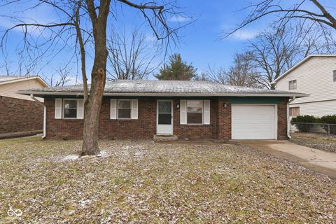 Photo of 9643 Pepperidge Drive, Indianapolis, IN 46235 (MLS # 22080060)