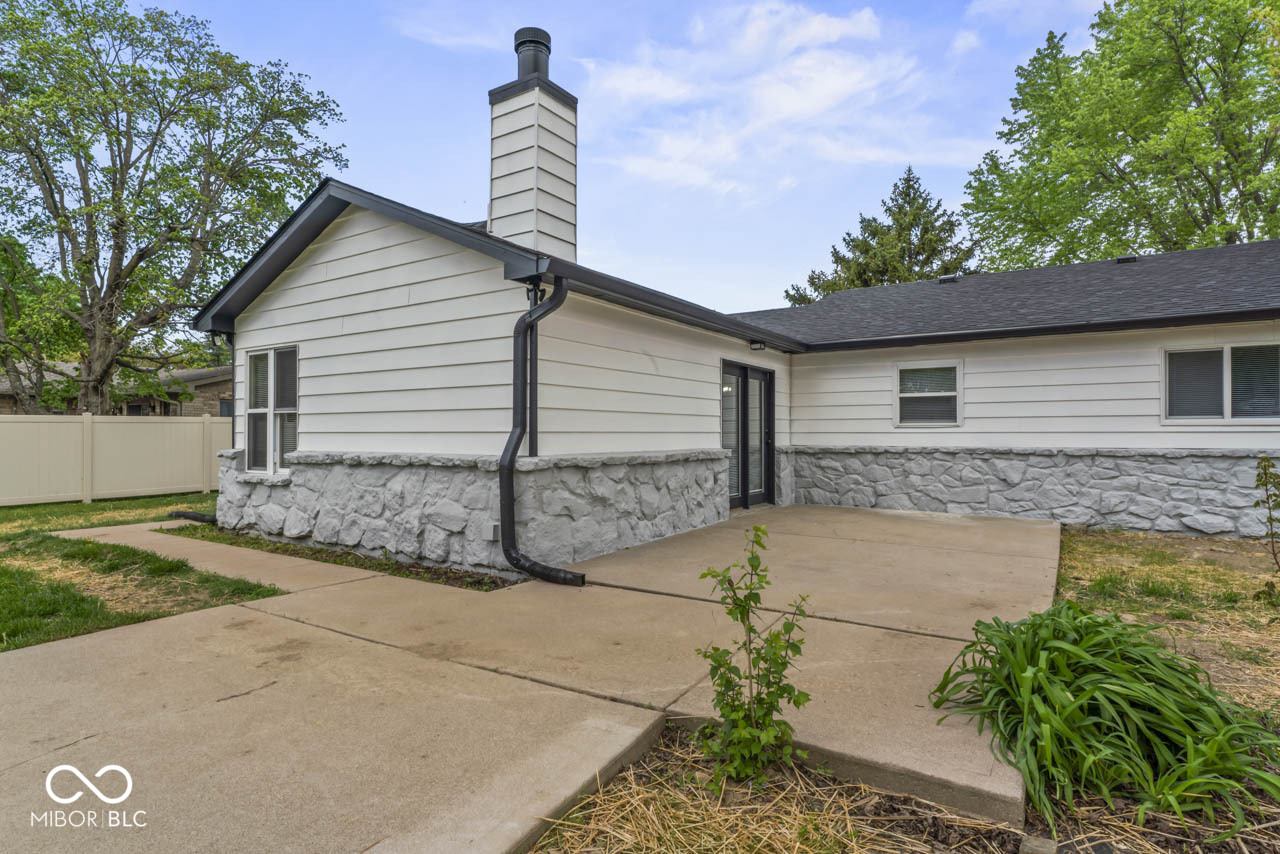 3611 E Southport Road
