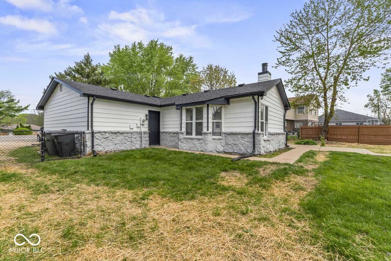 3611 E Southport Road