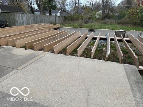 3322 Wallace Avenue Indianapolis IN 46218