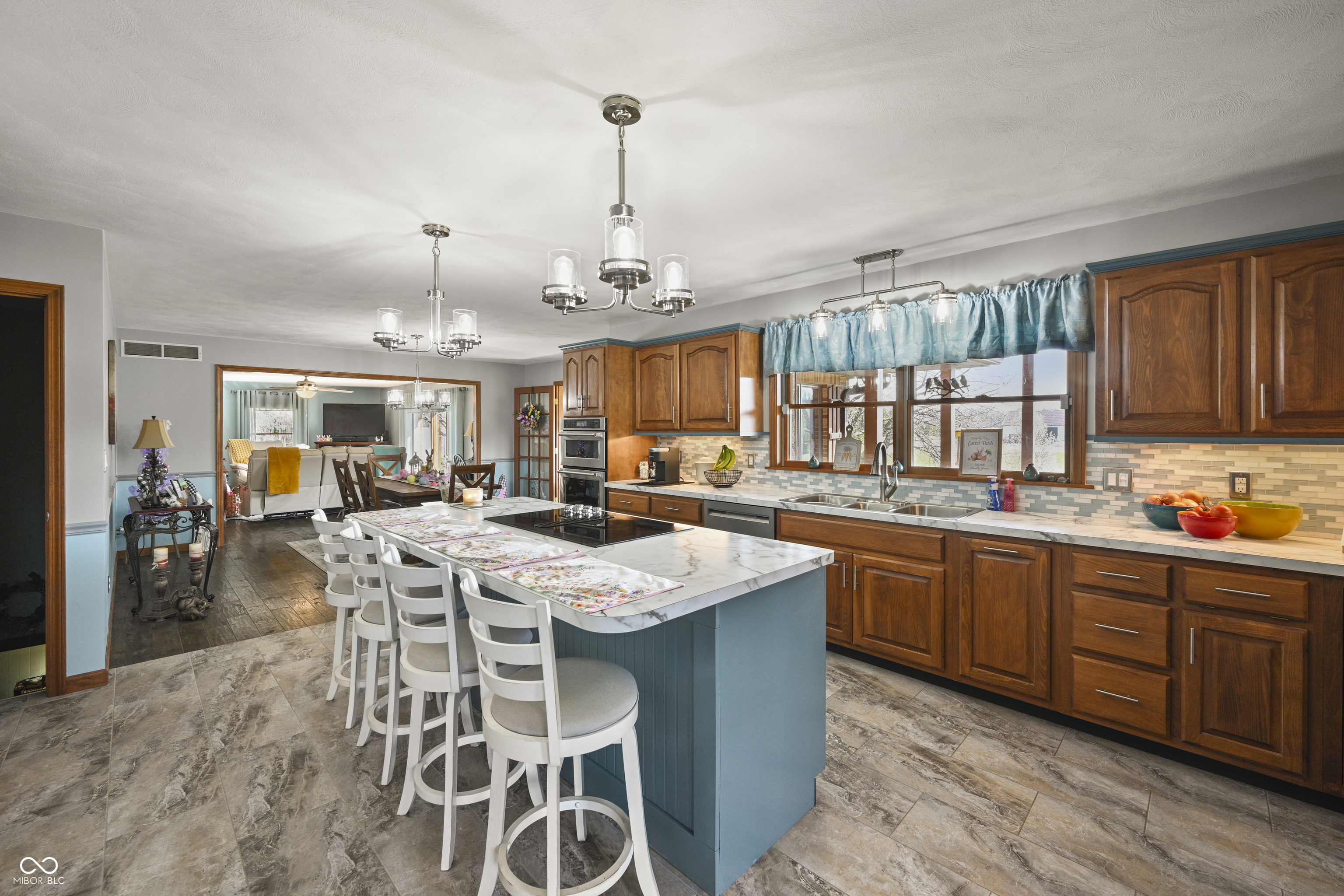 6813 E County Road 200 N