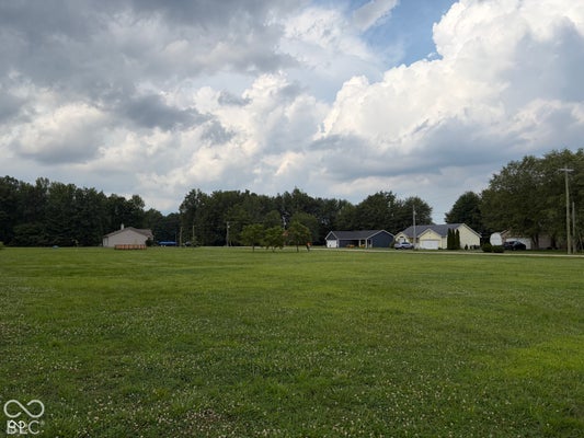 975 E PUEBLO TRL, GREENSBURG, IN 47240 - Image b2bf21ddcf95a2b9d36b61a8e8fccc38/1397243771
