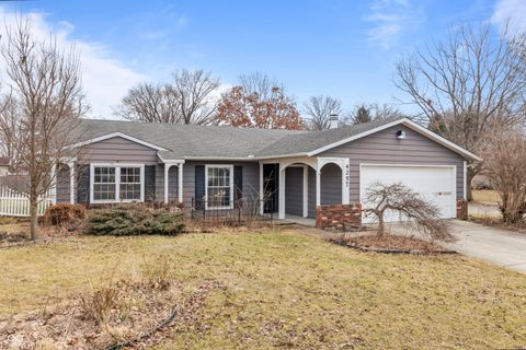 Photo of 4257 N Vinewood Avenue, Indianapolis, IN 46254 (MLS # 22084400)