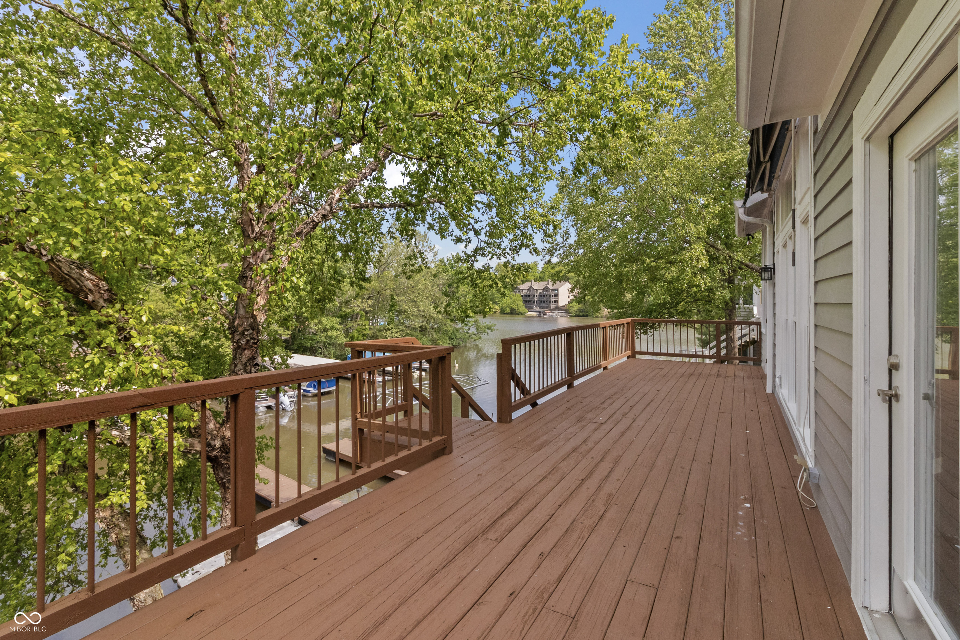 11226 Blackwalnut Point