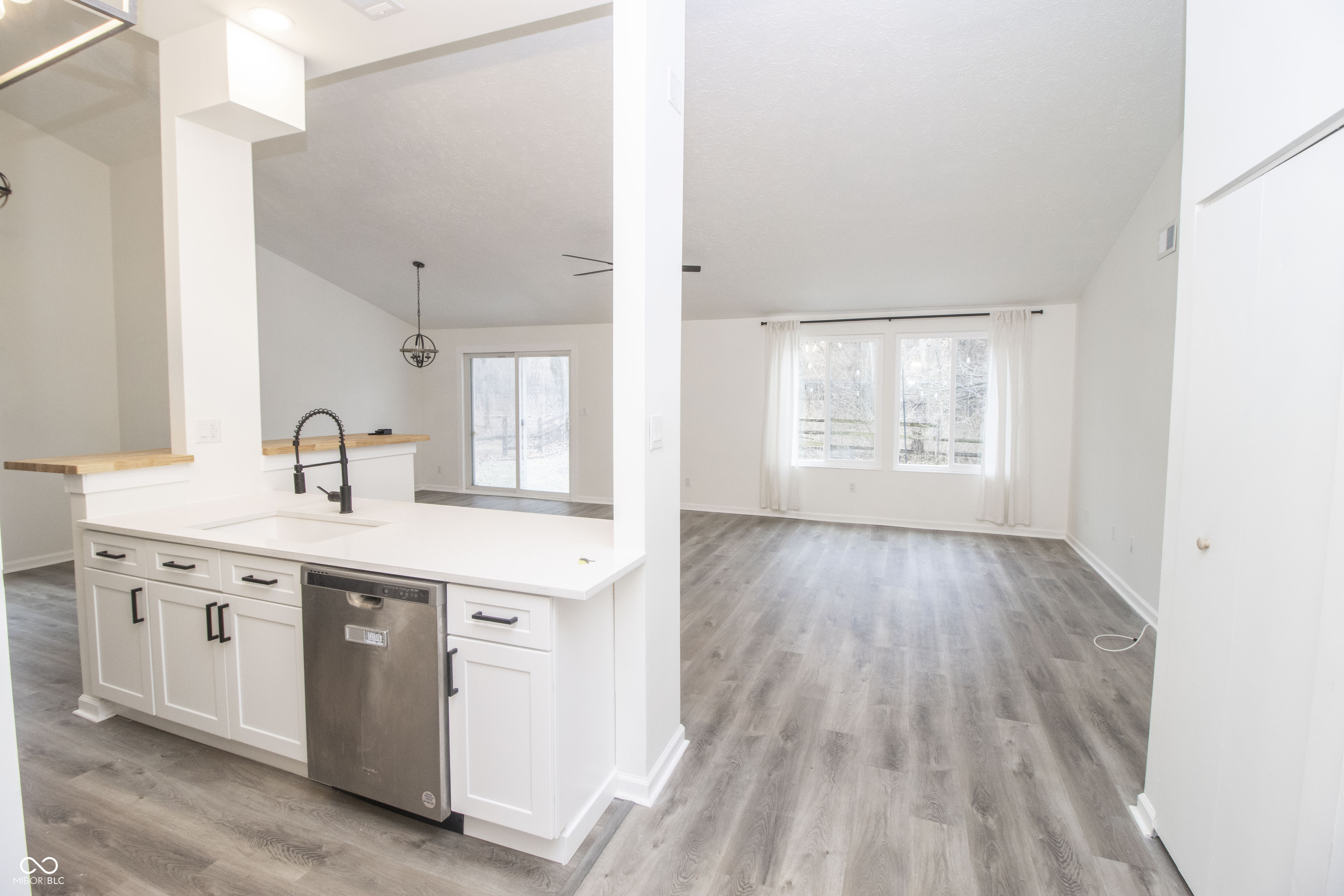 11289 Woodcreek Drive