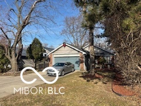 Photo of 2702 E 56th Street, Indianapolis, IN 46220 (MLS # 22077338)