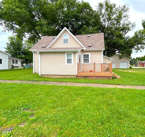 Photo of 311 S B Street, Thorntown, IN 46071 (MLS # 22104123)