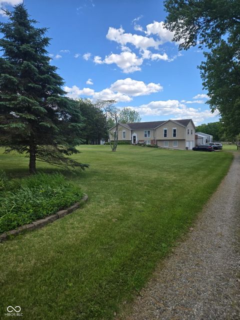 17975 E County Road 365 N Hope IN 47246