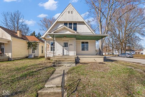 Photo of 1840 N 8th Street, Terre Haute, IN 47804 (MLS # 22087119)