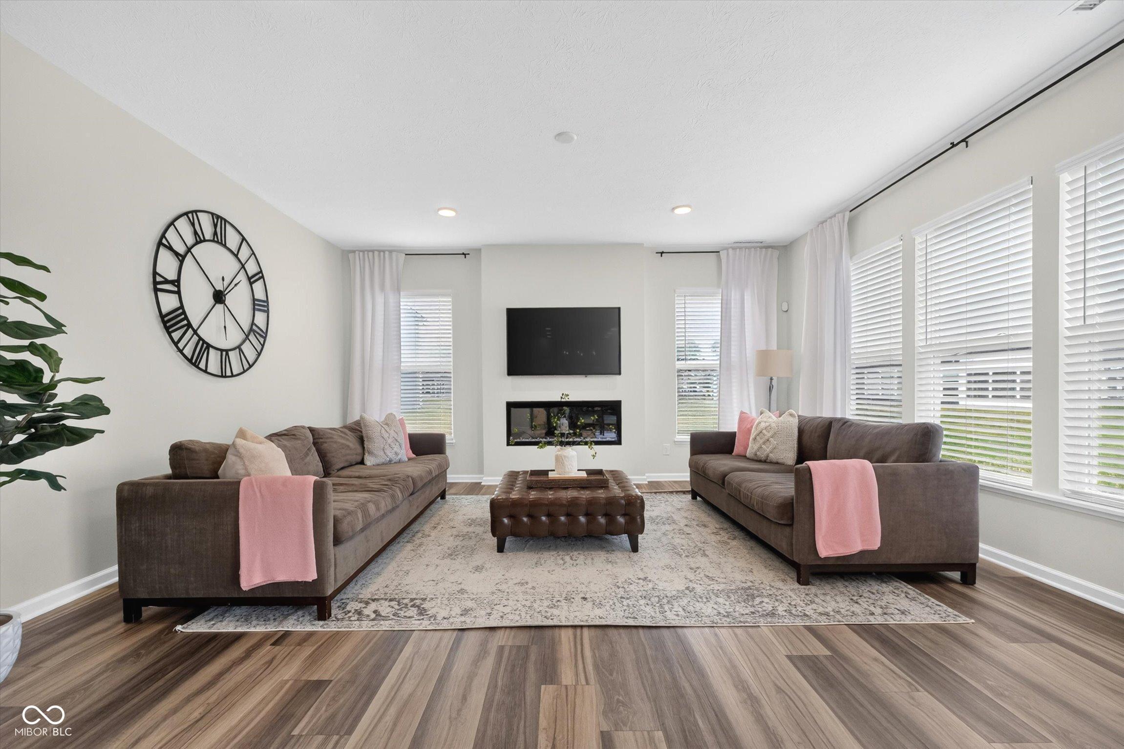 12378 Rooster Court