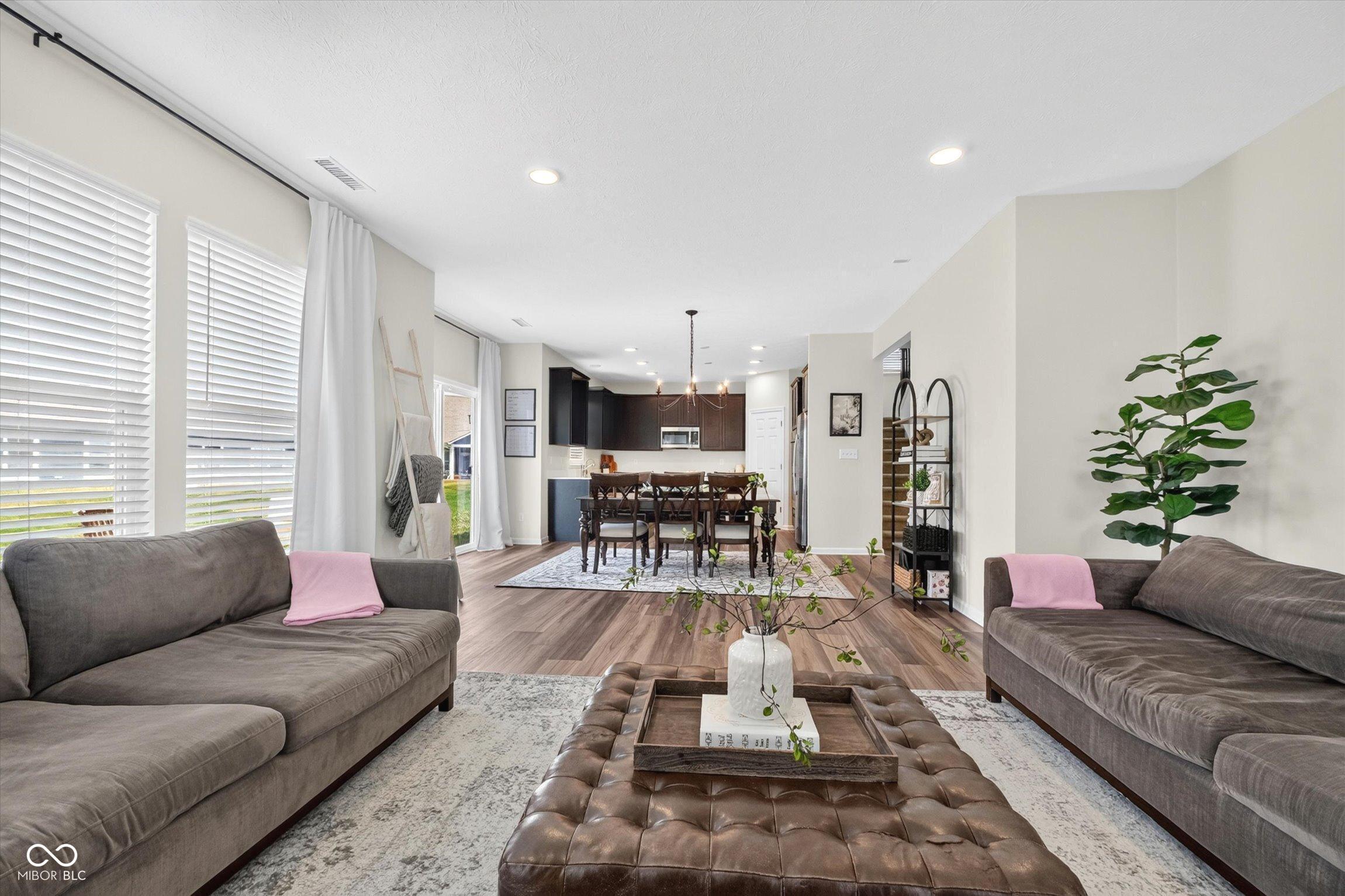 12378 Rooster Court