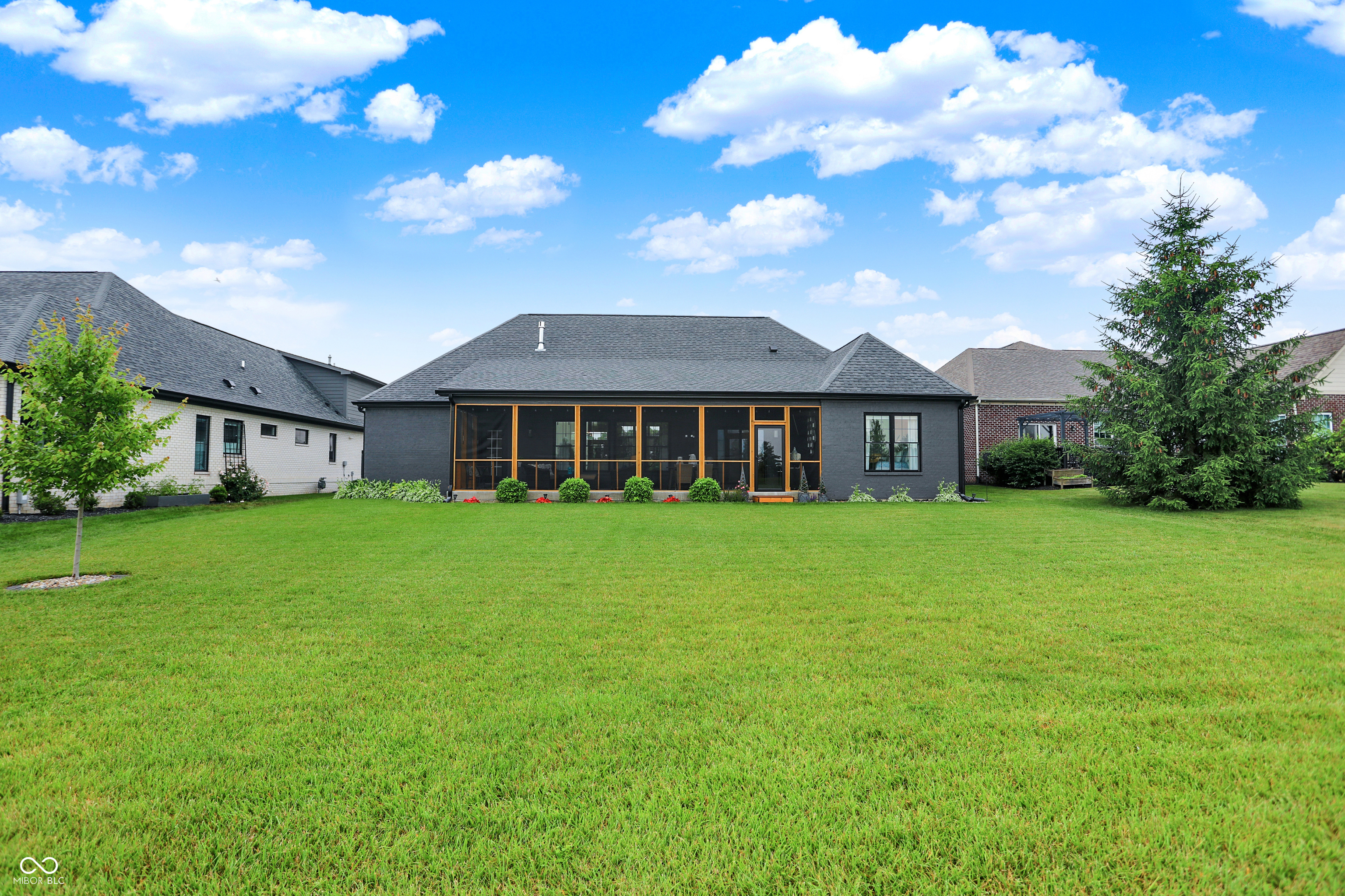 1135 Maclaren Court