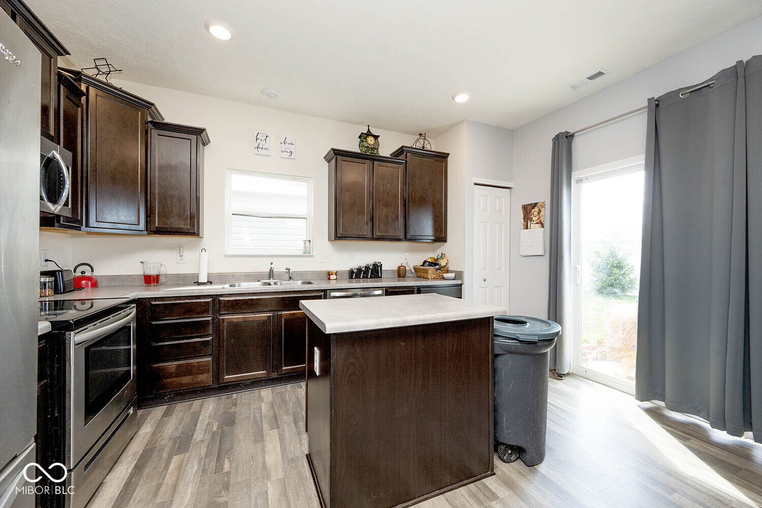 971 Knox Drive