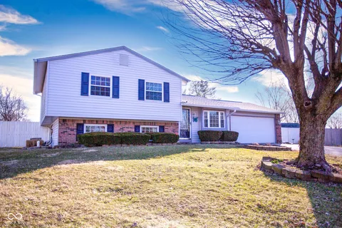 535 Butterfly Circle, Greenwood, IN 46142 - MLS#: 22030629