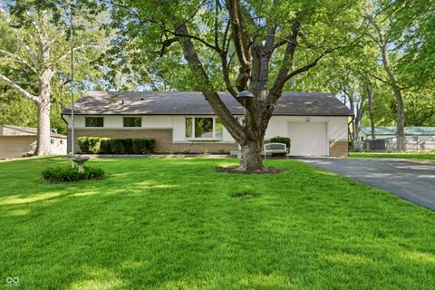 Photo of 2844 Canterbury Lane, Indianapolis, IN 46220 (MLS # 22099211)