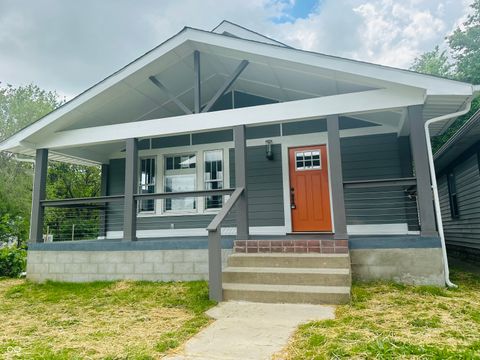 Photo of 1718 Thaddeus Street, Indianapolis, IN 46203 (MLS # 22038667)