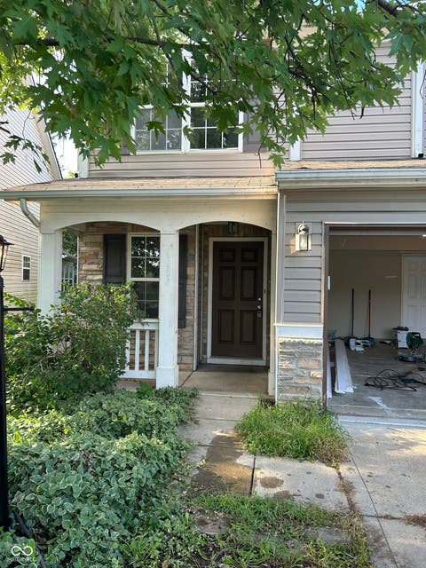 Photo of 1406 Bluff View Court, Indianapolis, IN 46217 (MLS # 22119197)
