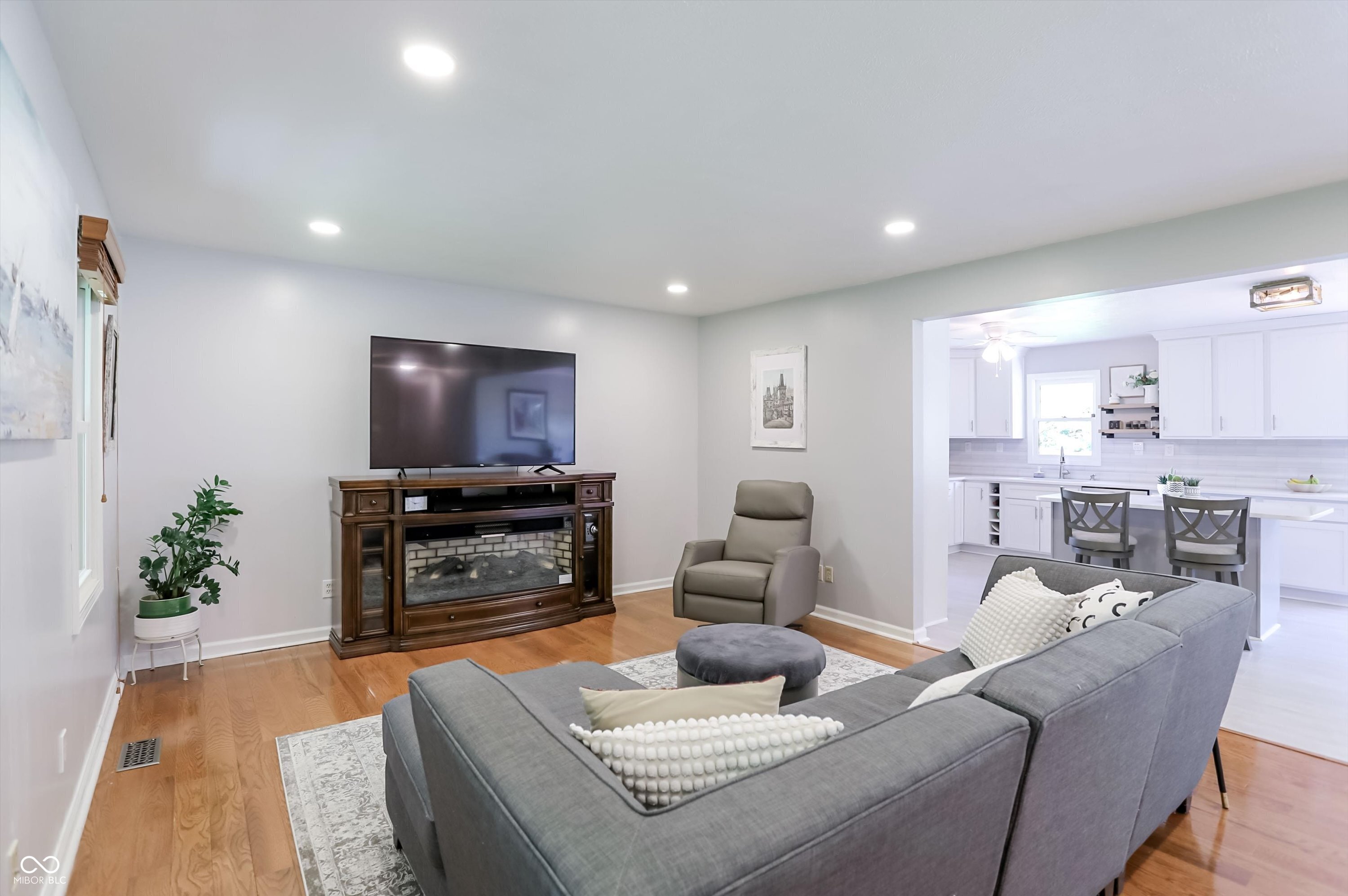 22767 State Road 37 N