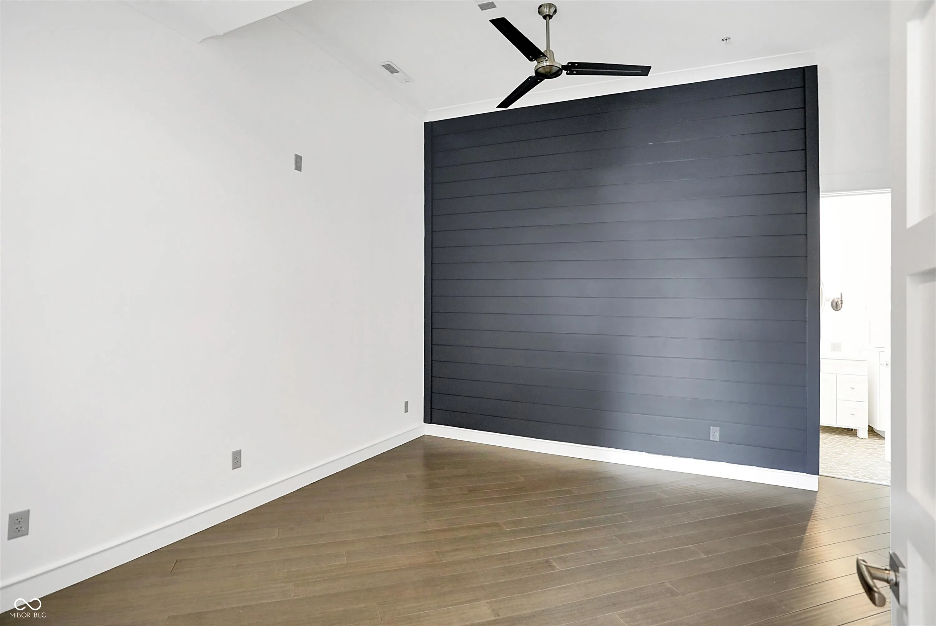 Indianapolis, Indiana 46202, United States, 2 Bedrooms Bedrooms, ,2 BathroomsBathrooms,Residential,Active,93458