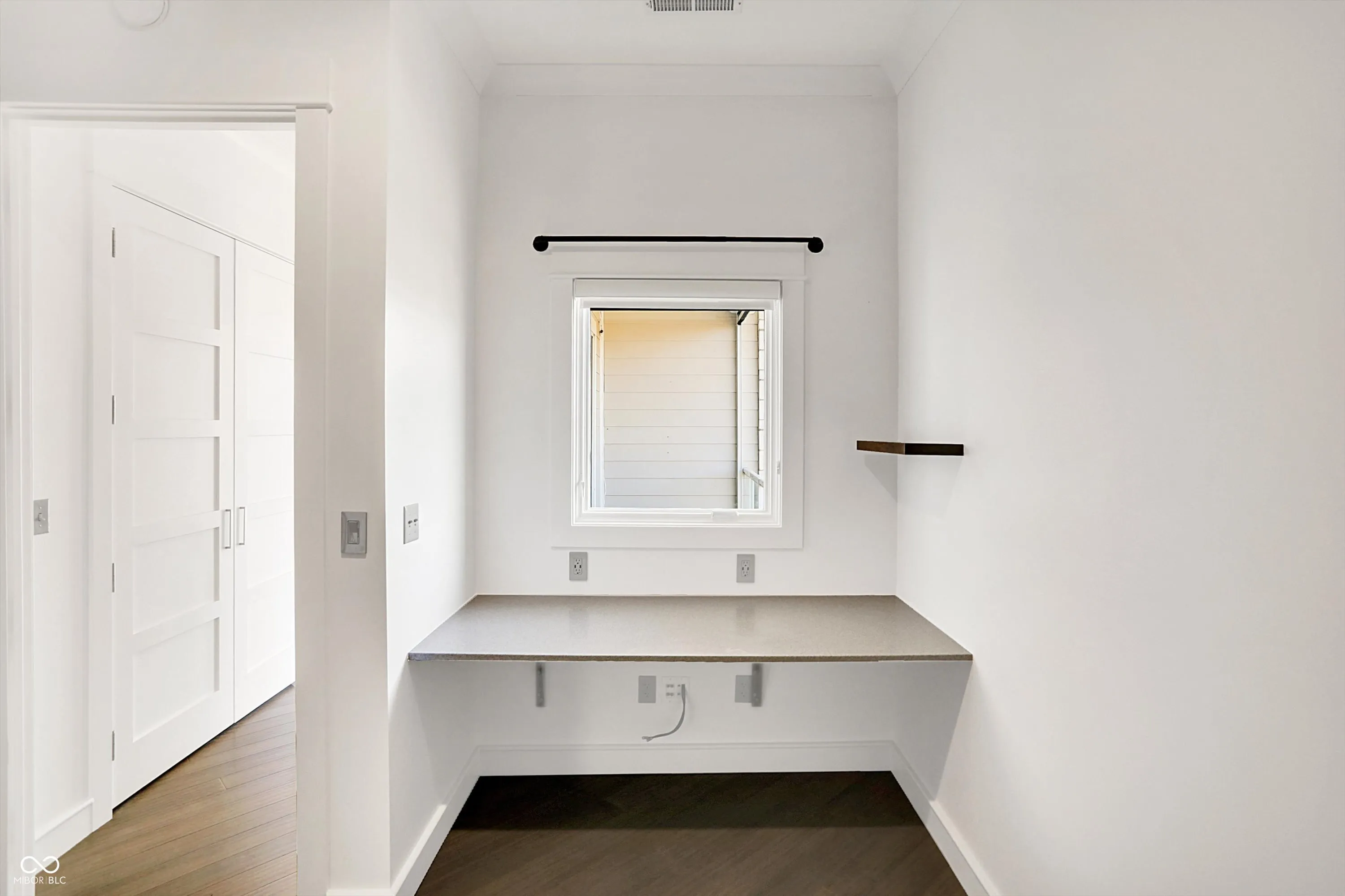 Indianapolis, Indiana 46202, United States, 2 Bedrooms Bedrooms, ,2 BathroomsBathrooms,Residential,Active,93458