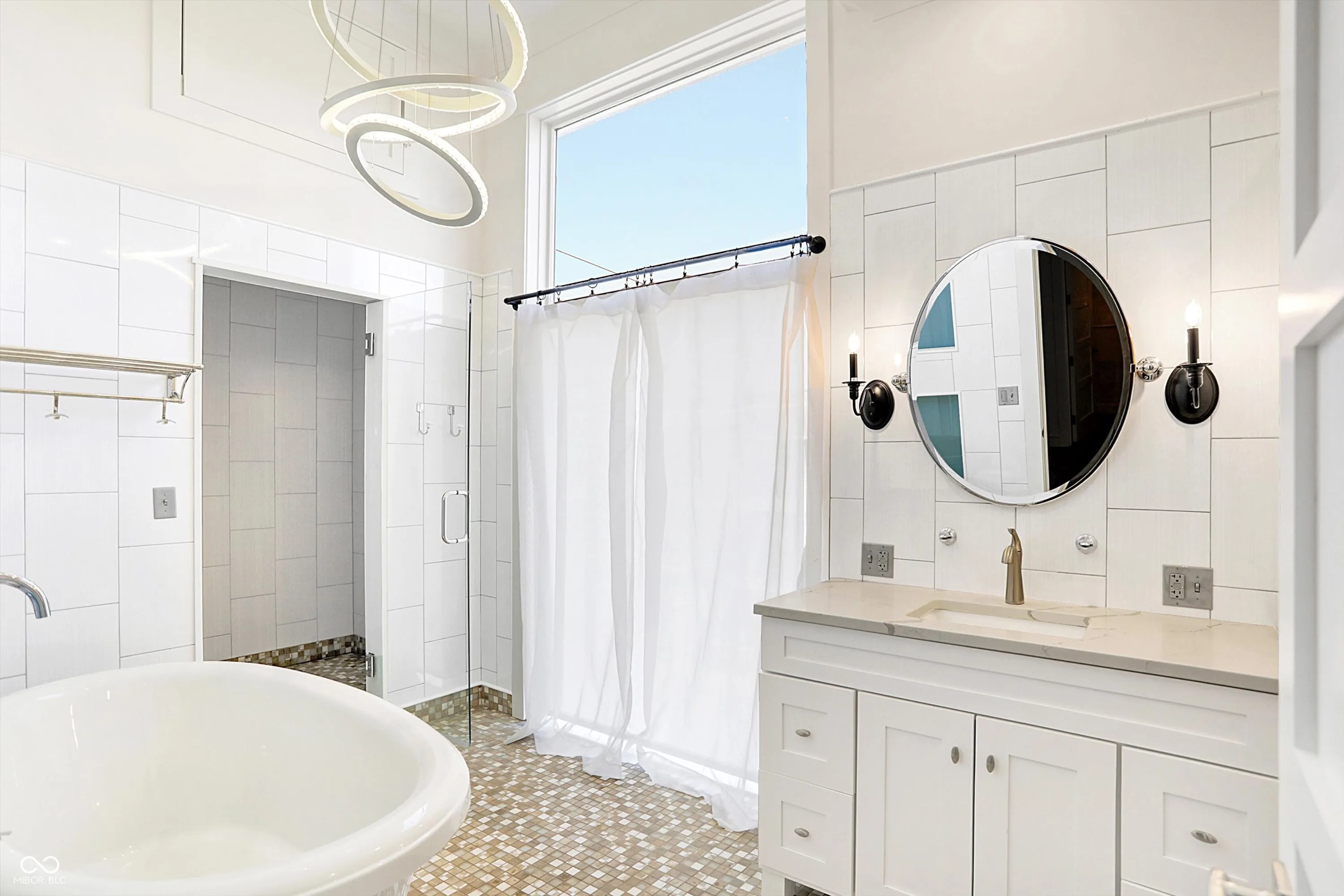 Indianapolis, Indiana 46202, United States, 2 Bedrooms Bedrooms, ,2 BathroomsBathrooms,Residential,Active,93458