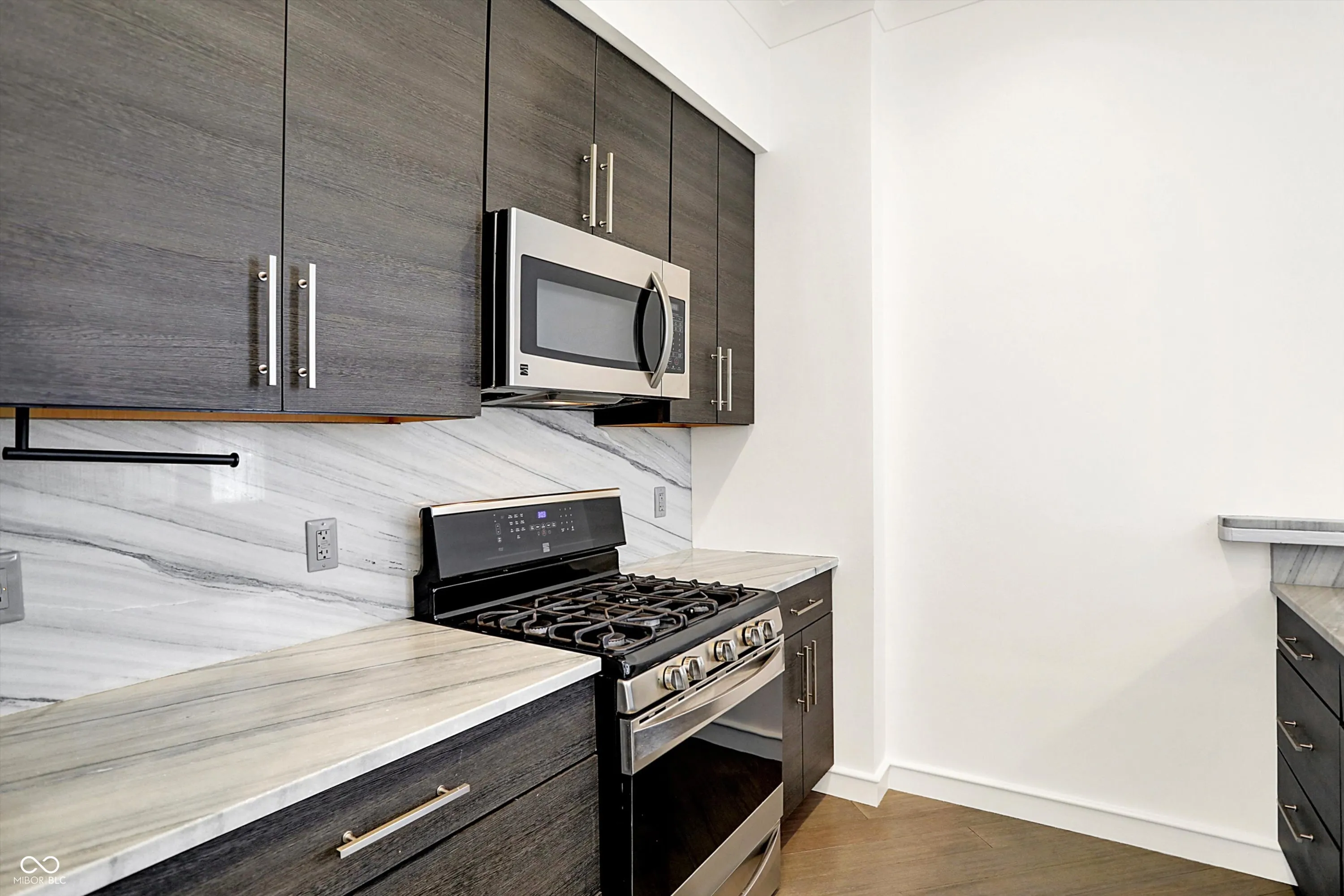 Indianapolis, Indiana 46202, United States, 2 Bedrooms Bedrooms, ,2 BathroomsBathrooms,Residential,Active,93458