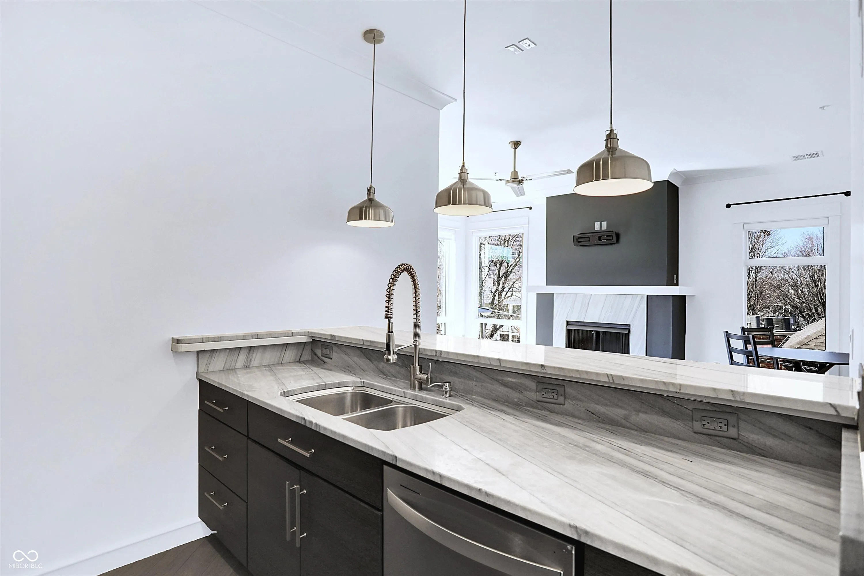 Indianapolis, Indiana 46202, United States, 2 Bedrooms Bedrooms, ,2 BathroomsBathrooms,Residential,Active,93458