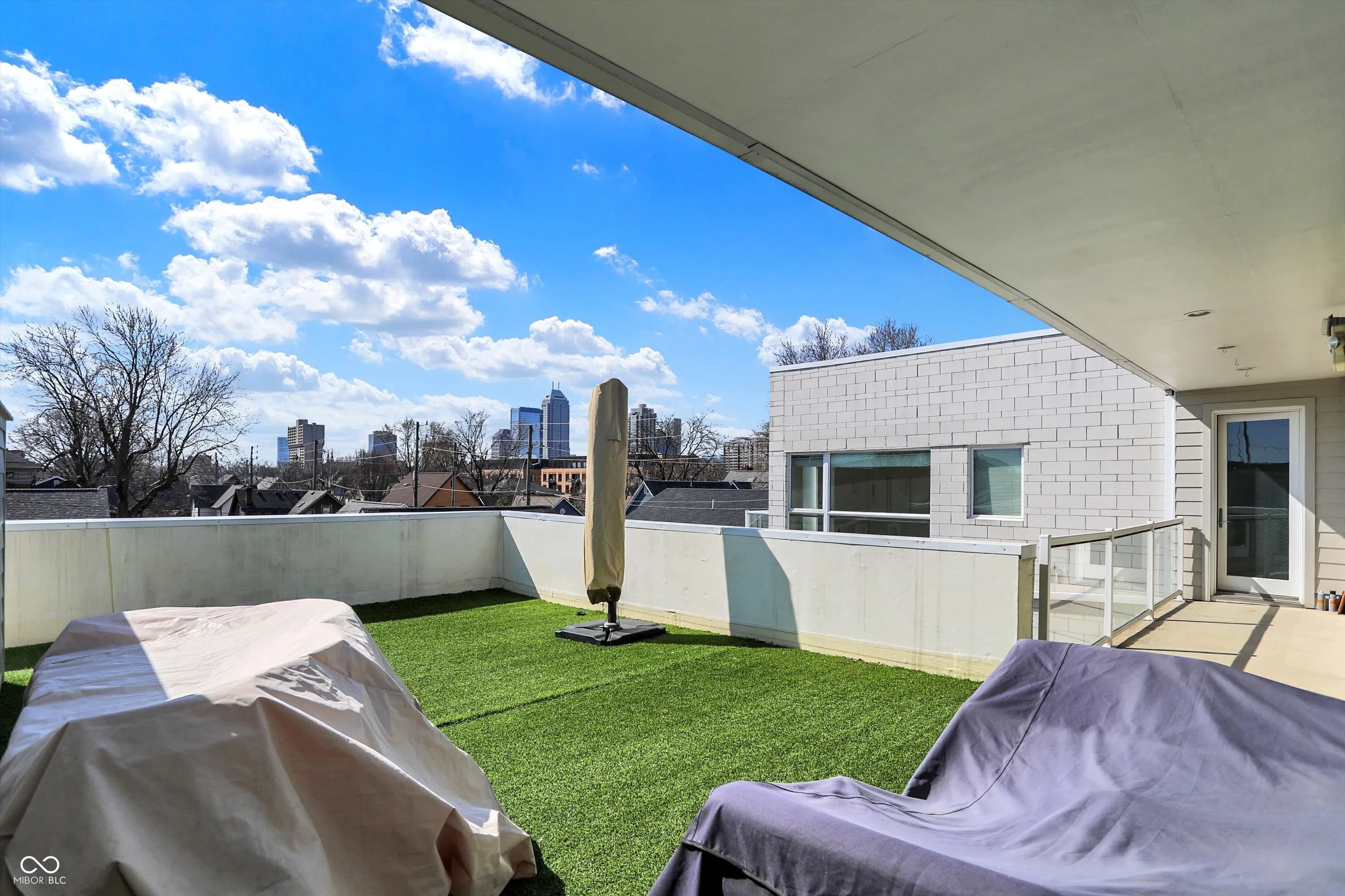 Indianapolis, Indiana 46202, United States, 2 Bedrooms Bedrooms, ,2 BathroomsBathrooms,Residential,Active,93458