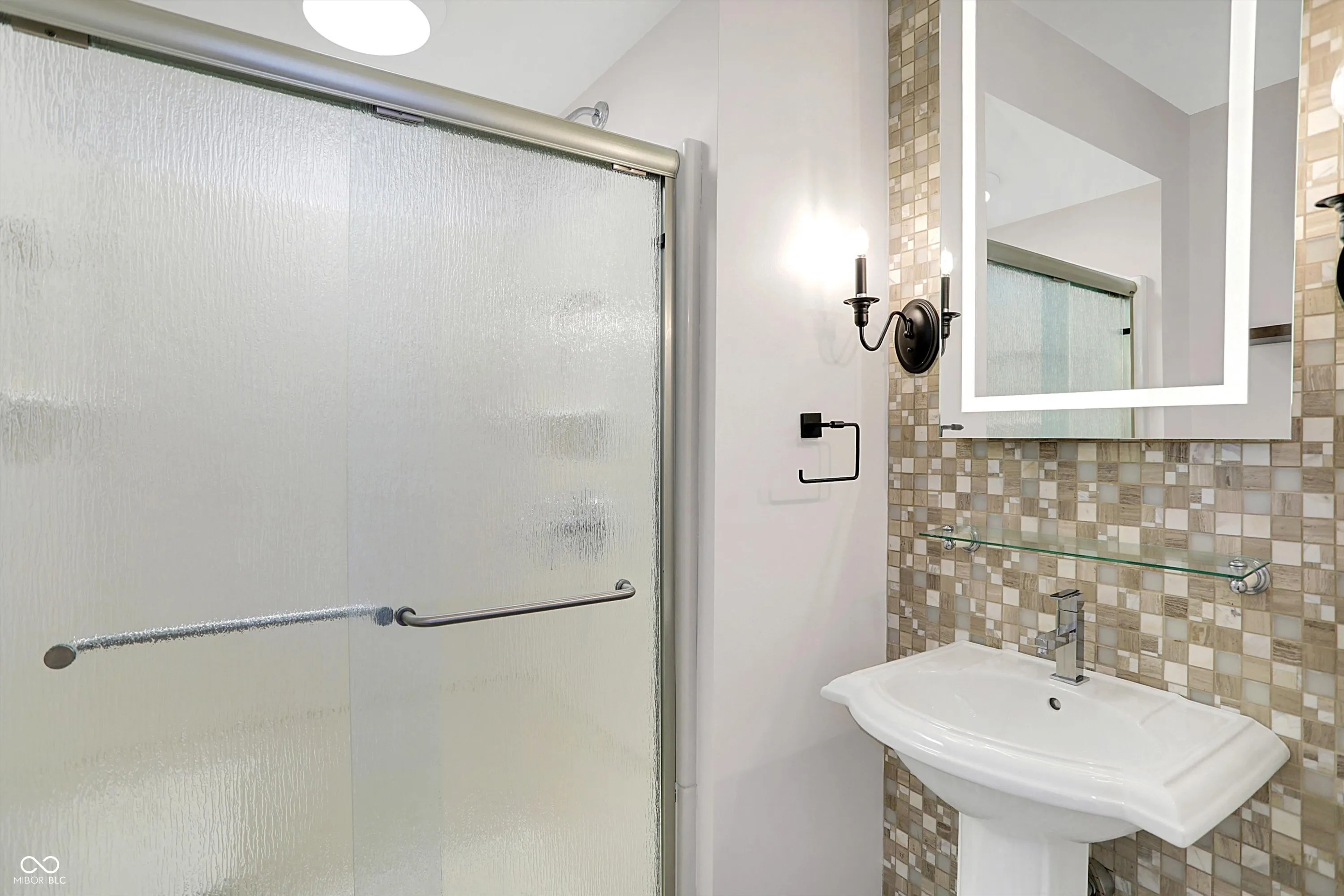 Indianapolis, Indiana 46202, United States, 2 Bedrooms Bedrooms, ,2 BathroomsBathrooms,Residential,Active,93458