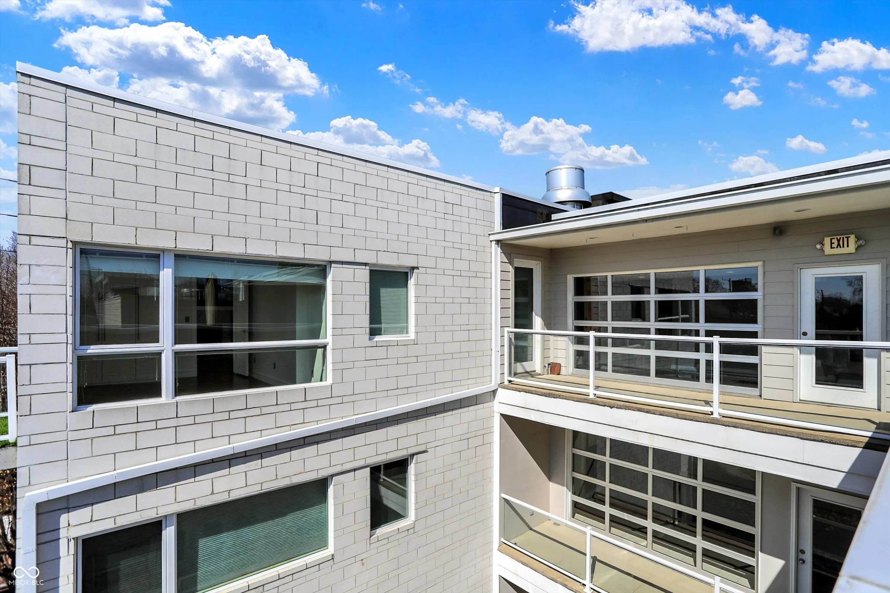 Indianapolis, Indiana 46202, United States, 2 Bedrooms Bedrooms, ,2 BathroomsBathrooms,Residential,Active,93458