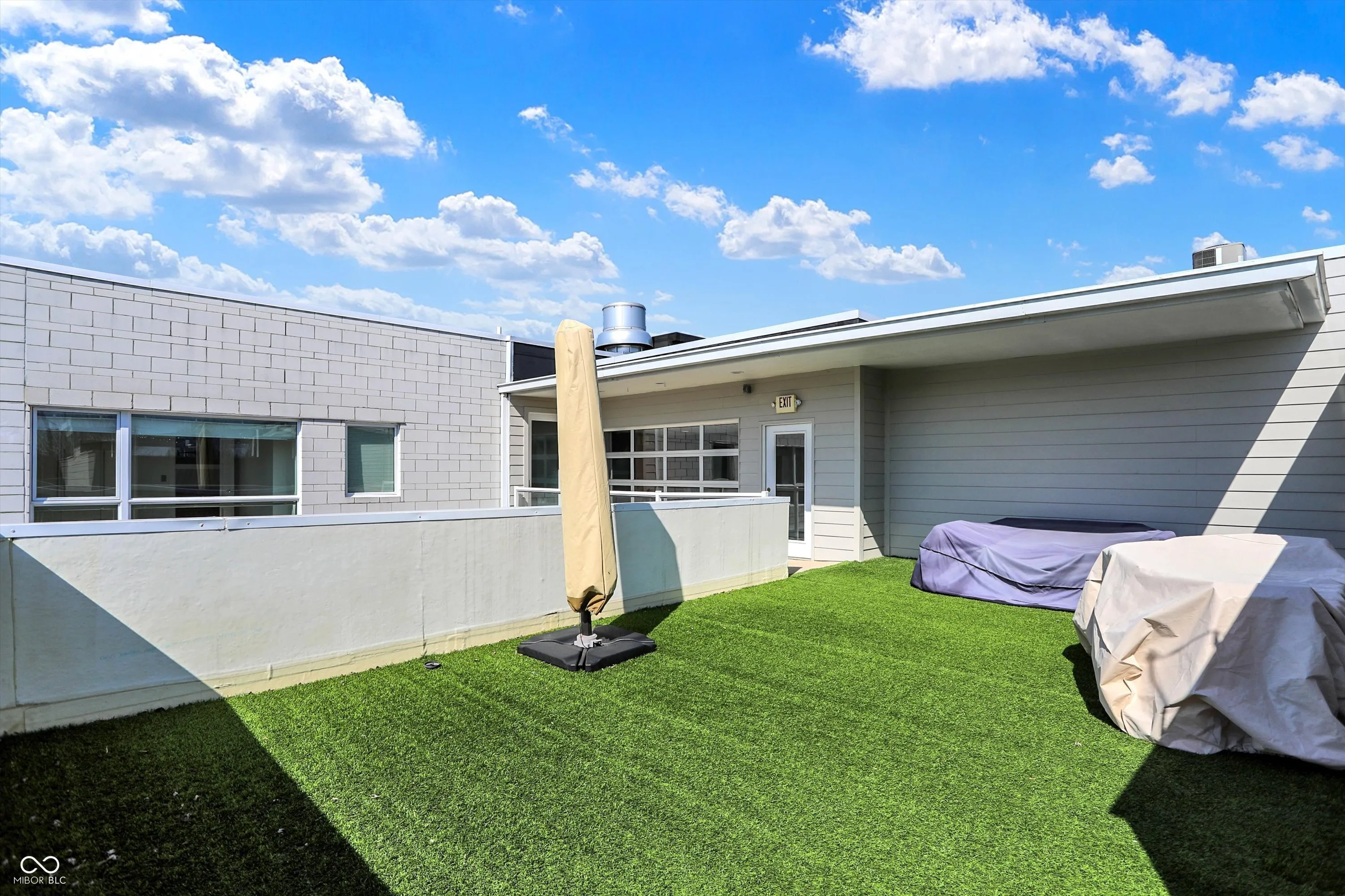 Indianapolis, Indiana 46202, United States, 2 Bedrooms Bedrooms, ,2 BathroomsBathrooms,Residential,Active,93458