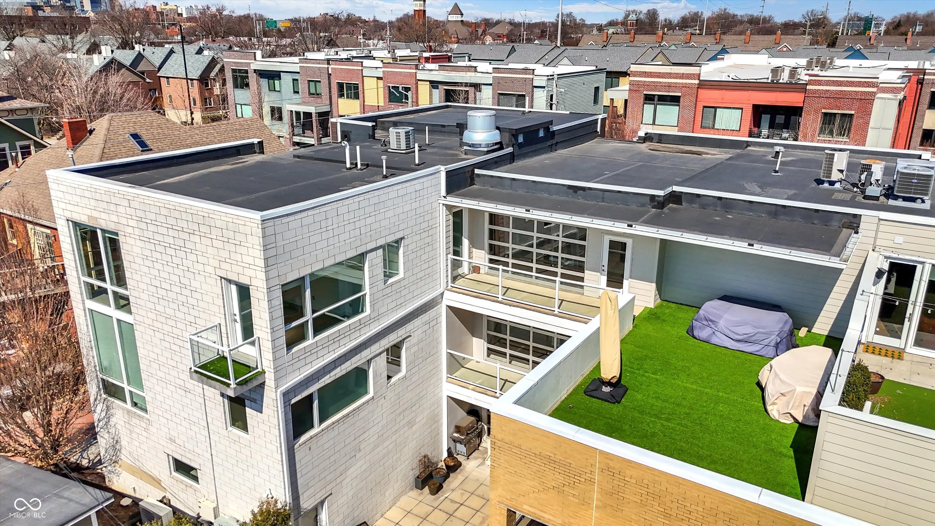 Indianapolis, Indiana 46202, United States, 2 Bedrooms Bedrooms, ,2 BathroomsBathrooms,Residential,Active,93458