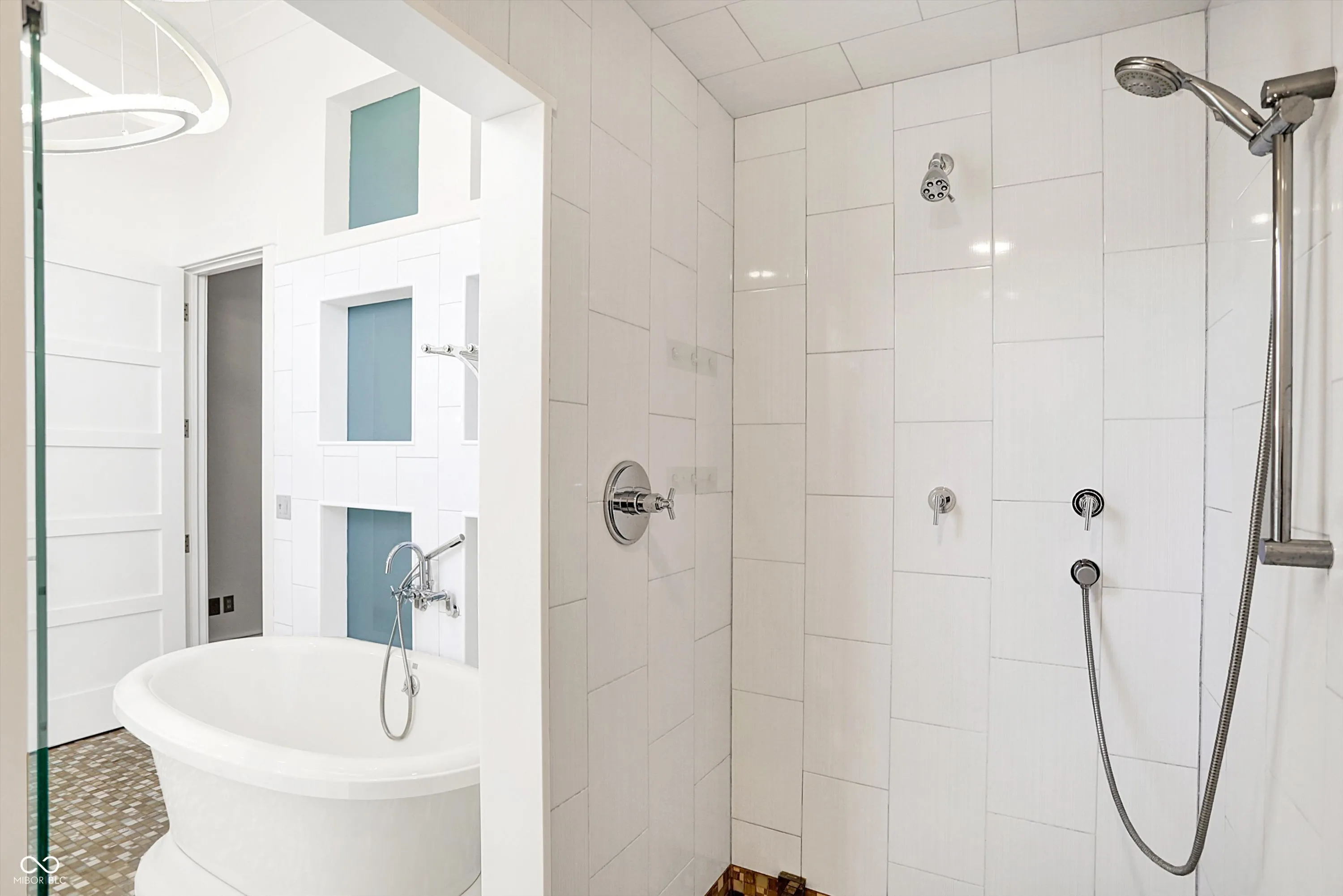 Indianapolis, Indiana 46202, United States, 2 Bedrooms Bedrooms, ,2 BathroomsBathrooms,Residential,Active,93458