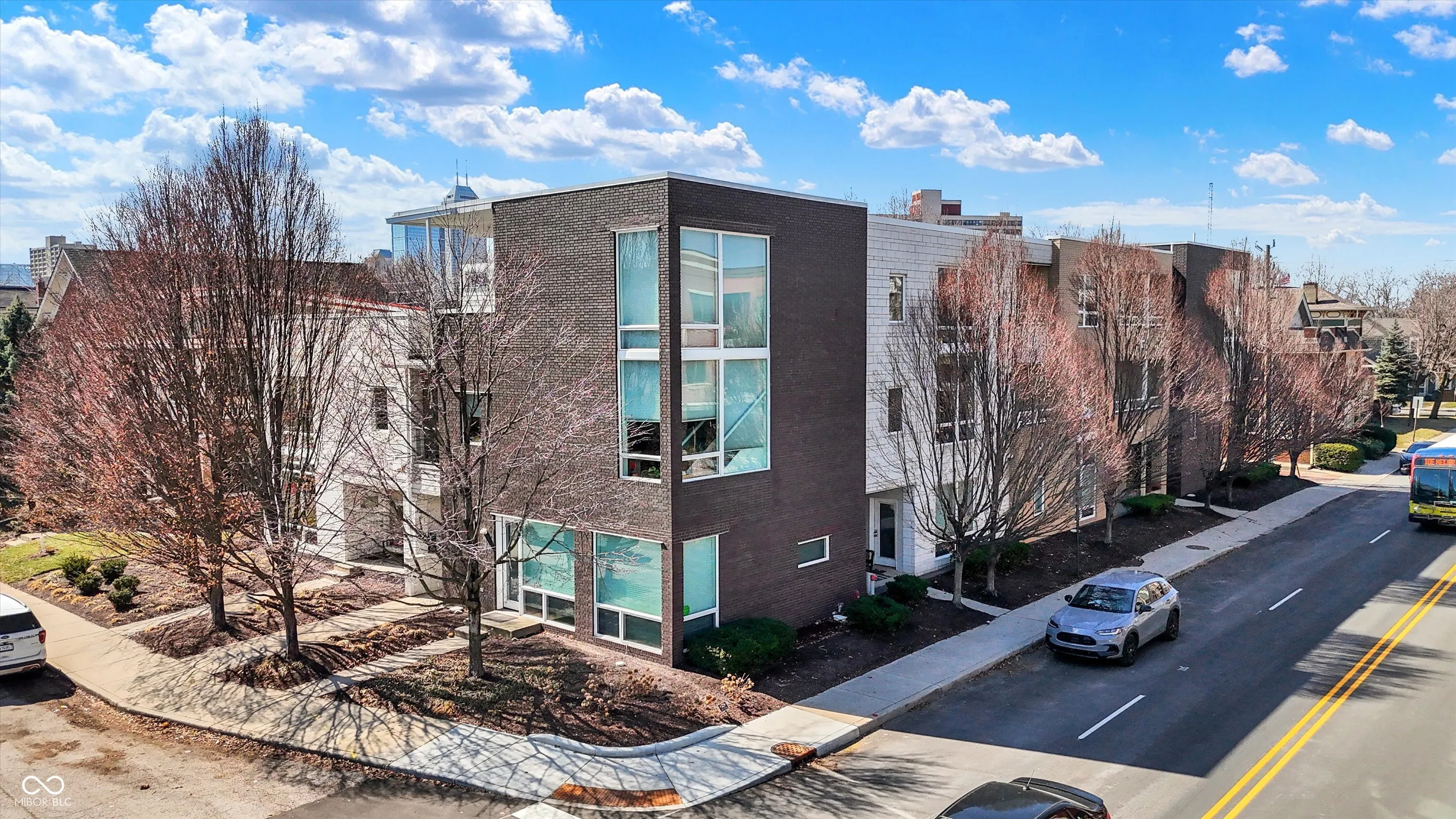 Indianapolis, Indiana 46202, United States, 2 Bedrooms Bedrooms, ,2 BathroomsBathrooms,Residential,Active,93458