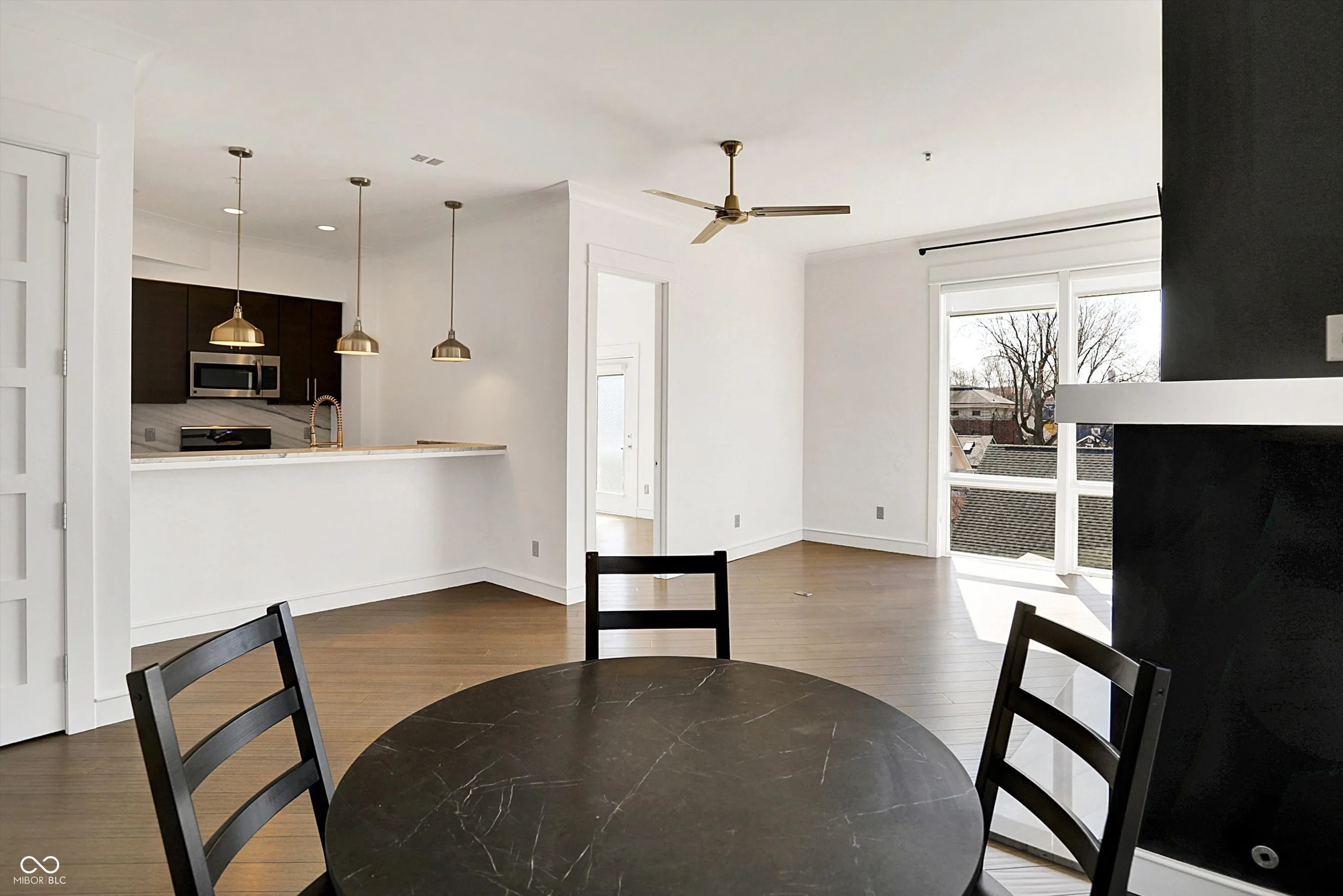 Indianapolis, Indiana 46202, United States, 2 Bedrooms Bedrooms, ,2 BathroomsBathrooms,Residential,Active,93458