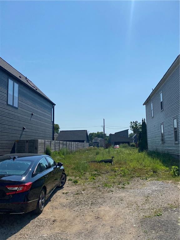 Photo 2 of 3 of 1621 Bellefontaine Street land