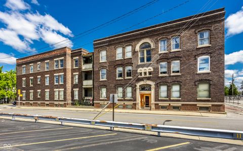 Photo of 108 E Saint Clair Street #APT G, Indianapolis, IN 46204 (MLS # 22073389)