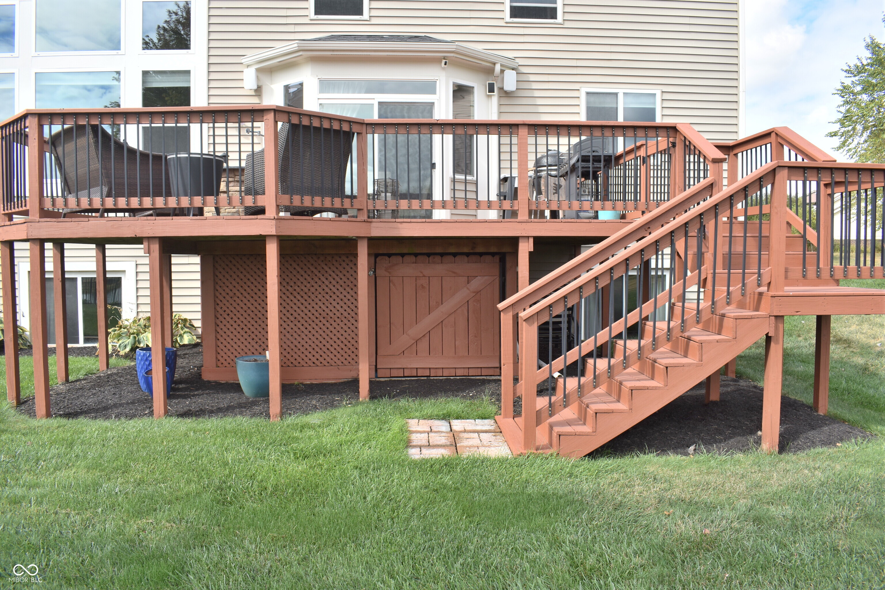 621 Featherstone Drive