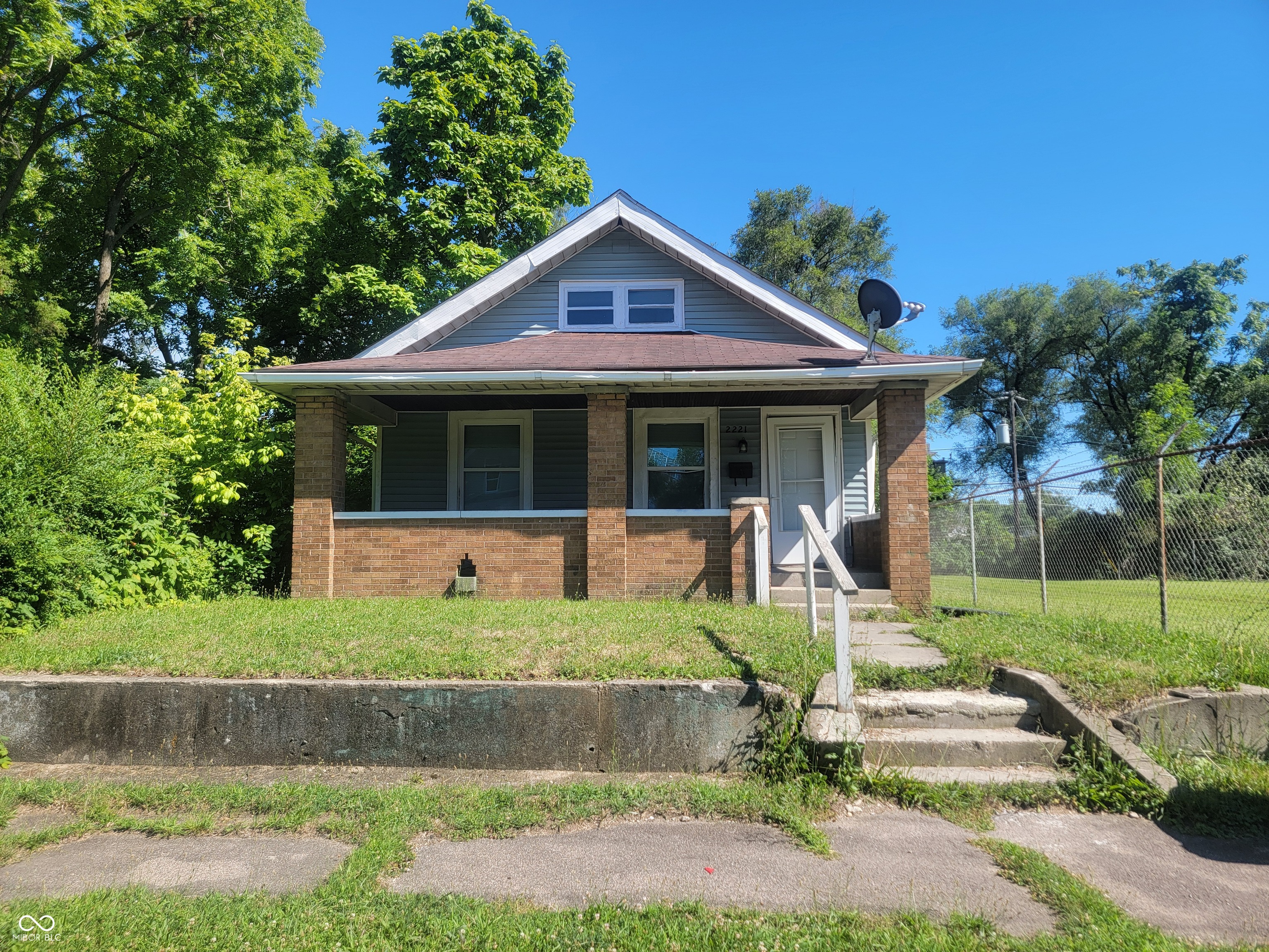 View Indianapolis, IN 46218 house