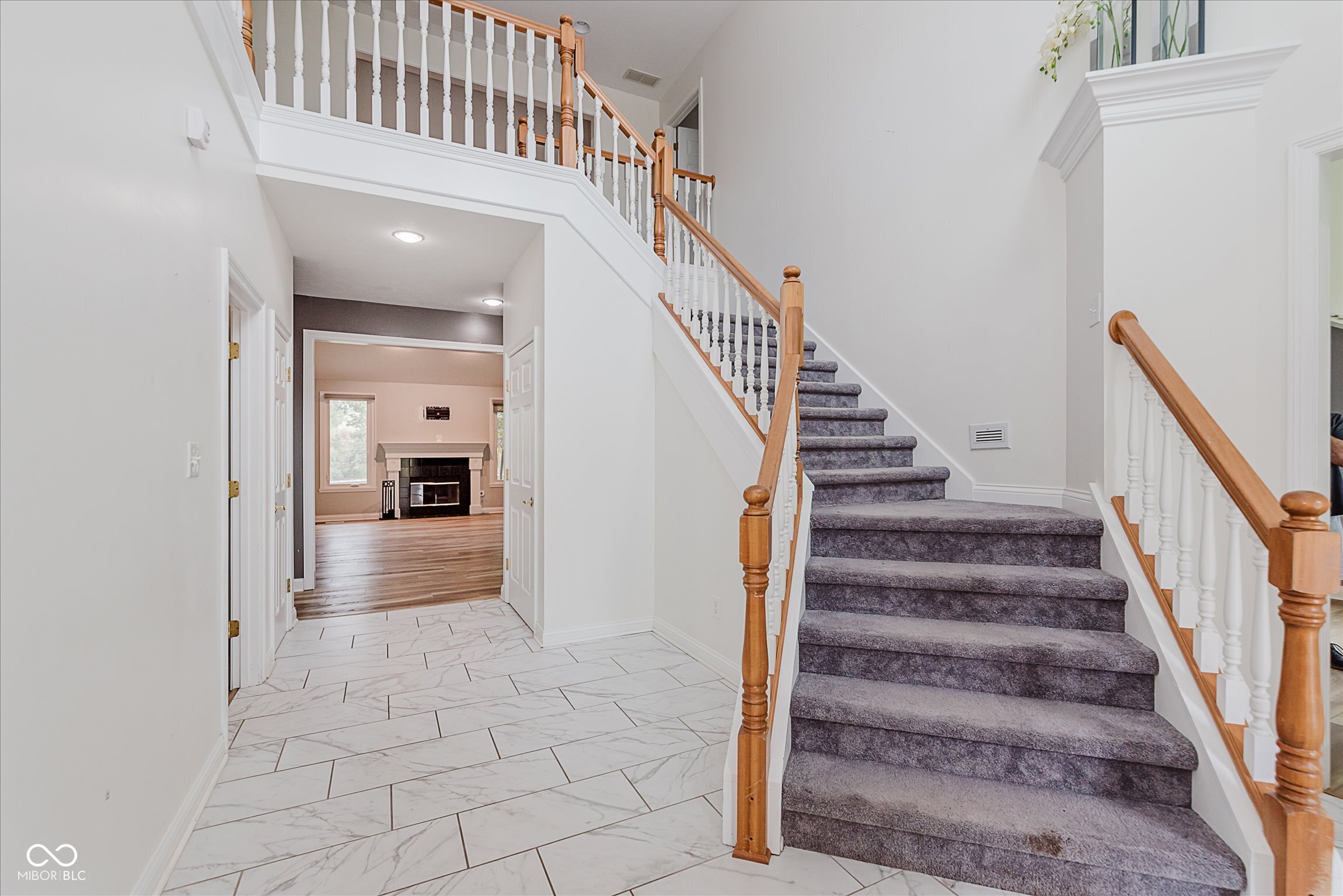 7237 Lakeside Woods Drive