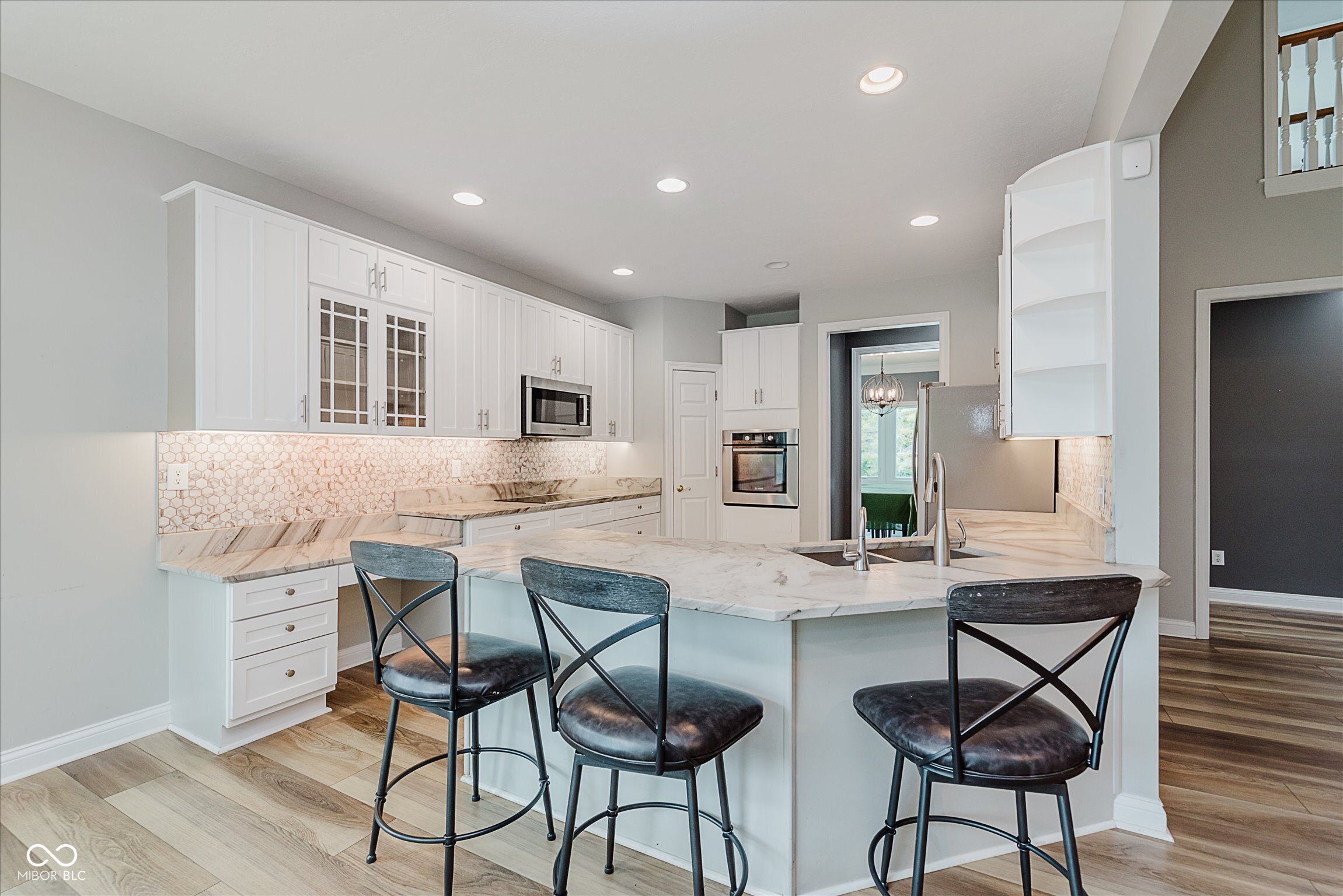 7237 Lakeside Woods Drive