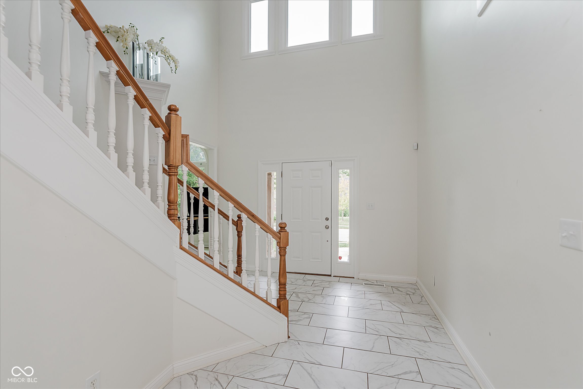 7237 Lakeside Woods Drive