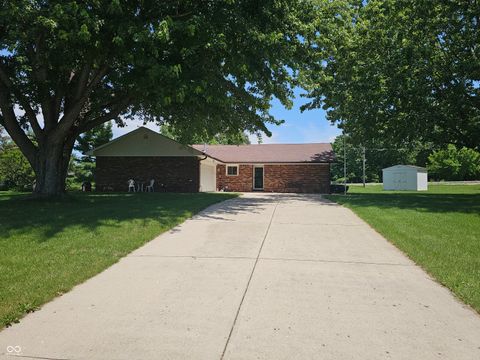 Photo of 2 Calle De Real Street, Pendleton, IN 46064 (MLS # 22107678)
