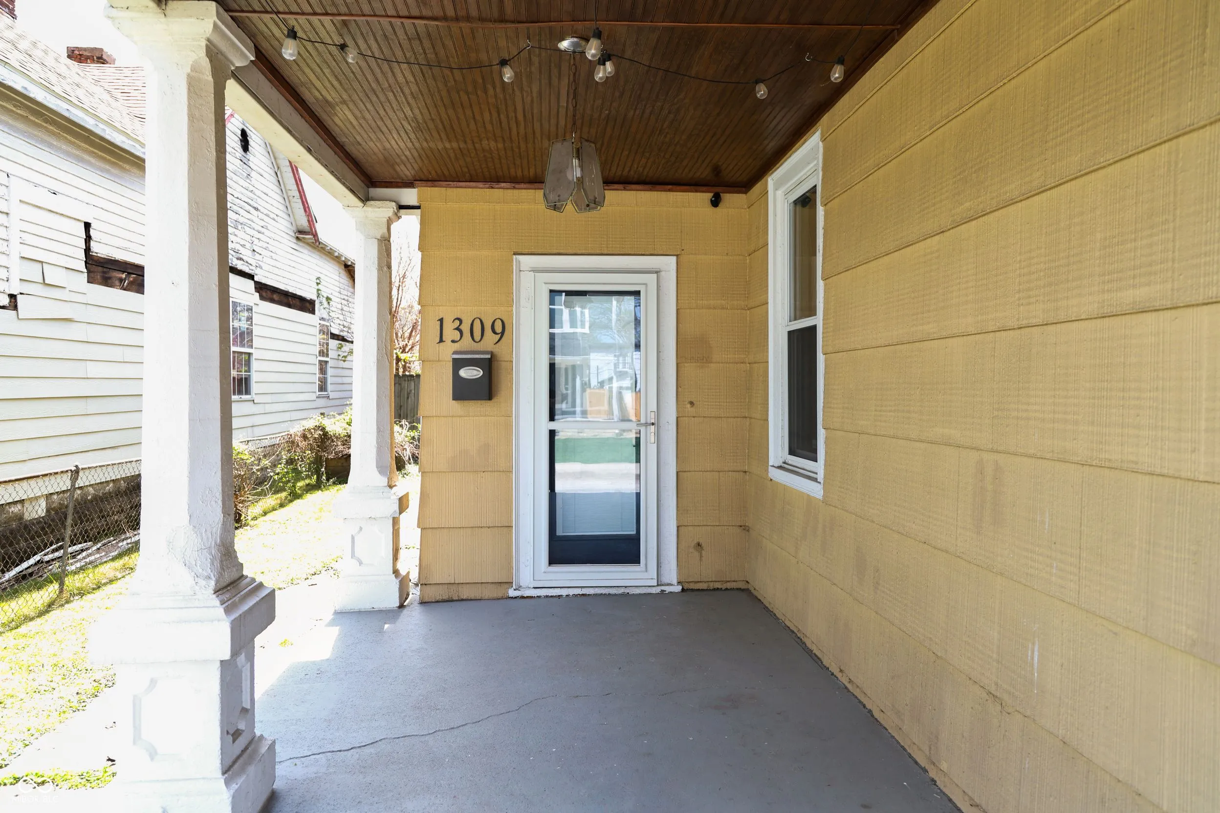 Indianapolis, Indiana 46203, United States, 4 Bedrooms Bedrooms, ,1 BathroomBathrooms,Residential,Active,126132