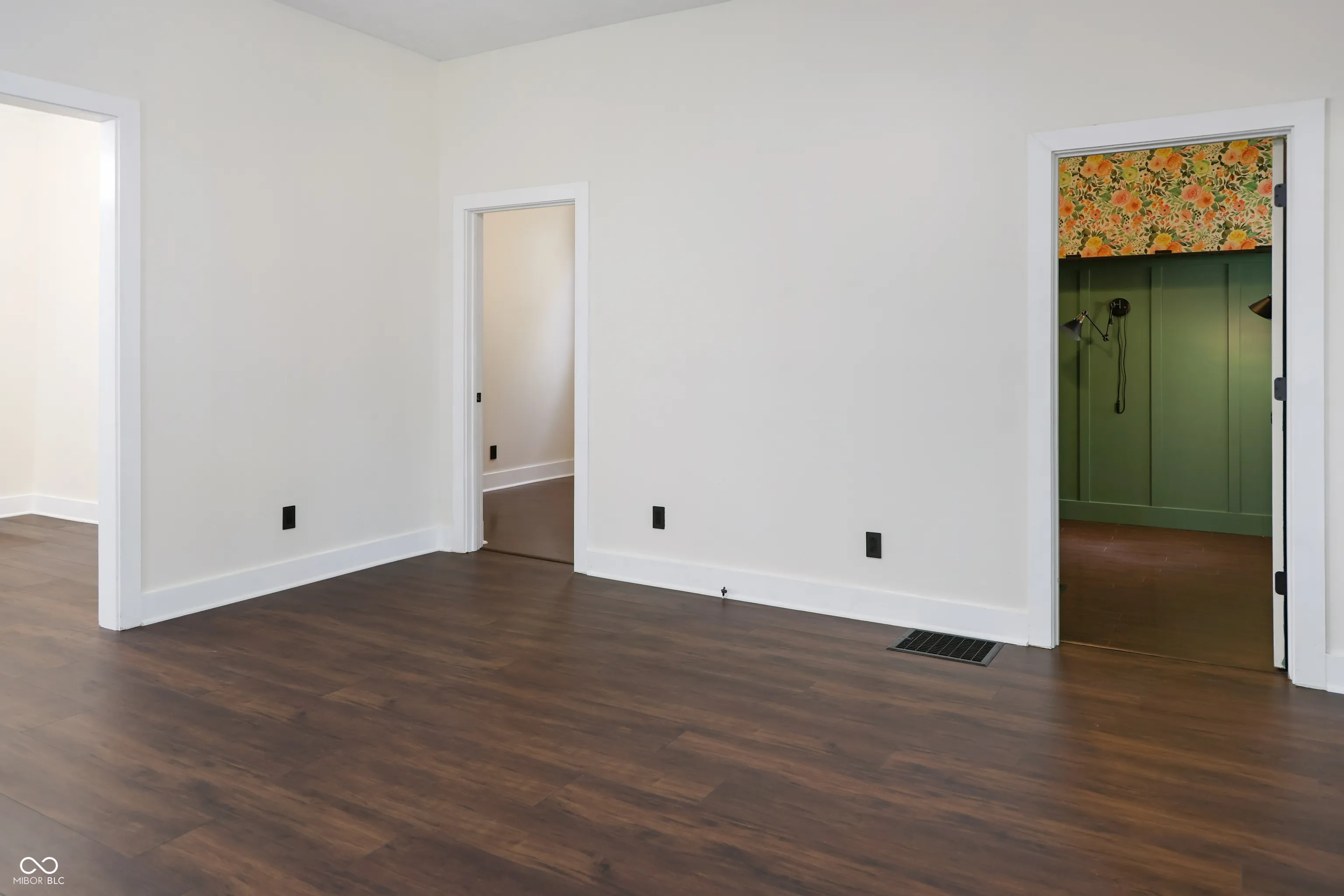Indianapolis, Indiana 46203, United States, 4 Bedrooms Bedrooms, ,1 BathroomBathrooms,Residential,Active,126132
