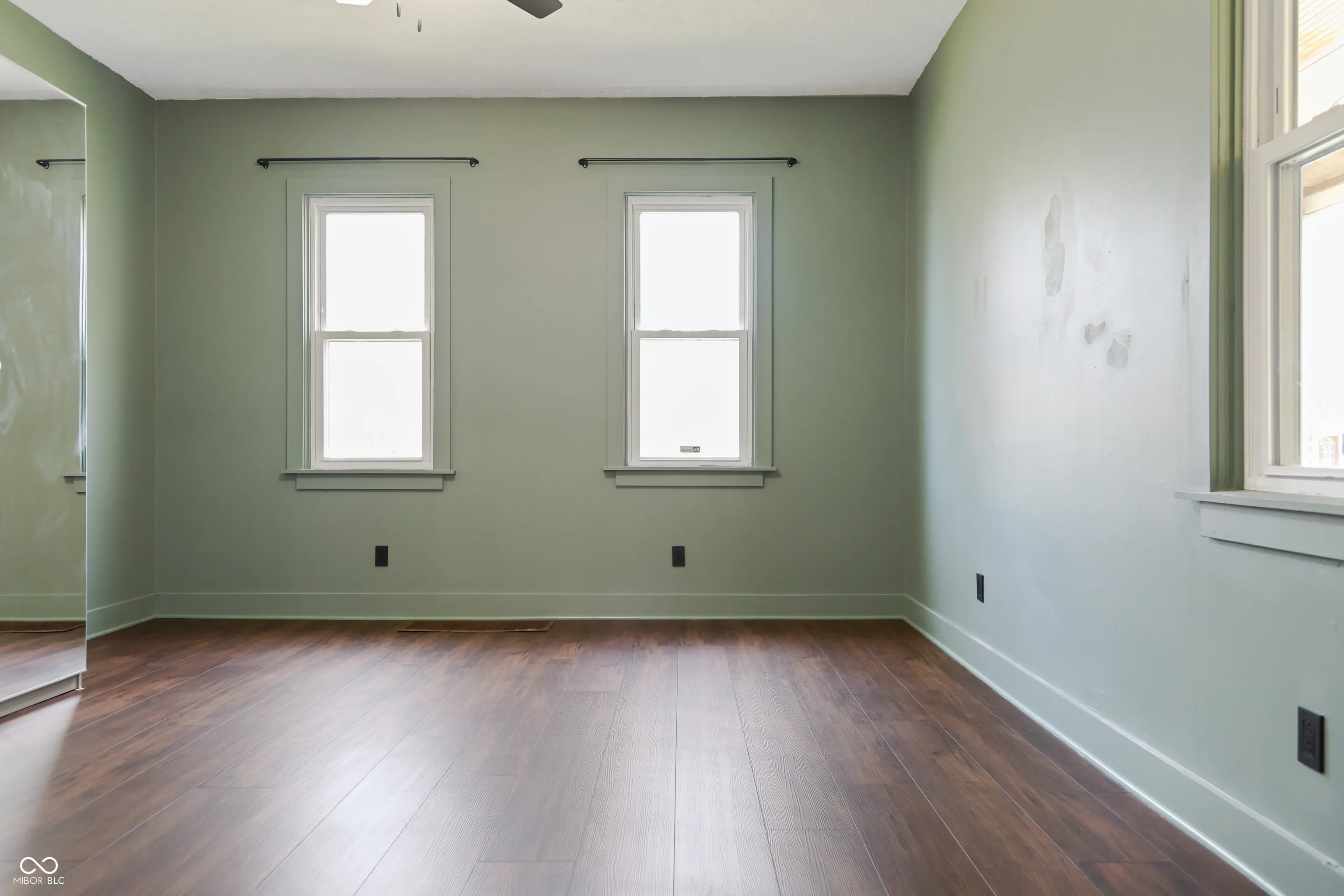 Indianapolis, Indiana 46203, United States, 4 Bedrooms Bedrooms, ,1 BathroomBathrooms,Residential,Active,126132