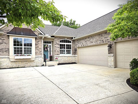 Photo of 15426 Mission Hills Drive, Carmel, IN 46033 (MLS # 22108033)