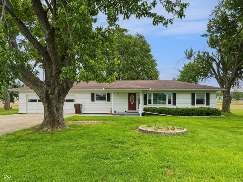 Photo of 6421 S State Road 59, Clay City, IN 47841 (MLS # 22101548)